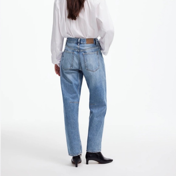 Madewell’s The Darted Barrel-Leg Jean - Dobbins Wash 27 - Picture 2 of 6